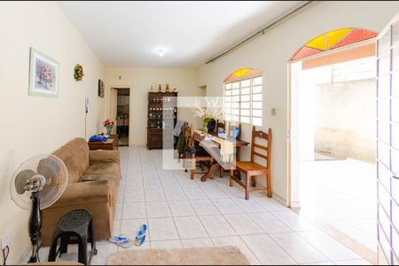 Sala de casa à venda com 2 quartos, 180m² em Jardim America, Belo Horizonte