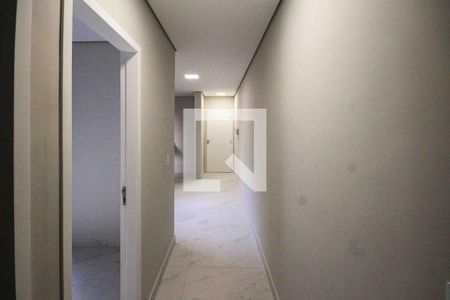 Corredor de apartamento para alugar com 2 quartos, 47m² em Cidade Continental, São Paulo