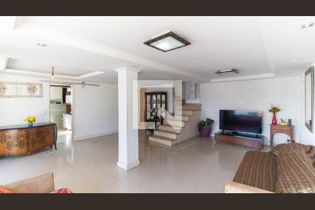 Sala de casa à venda com 5 quartos, 600m² em Piratininga, Niterói