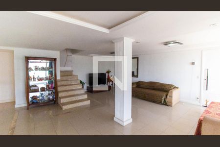 Sala de casa à venda com 5 quartos, 600m² em Piratininga, Niterói