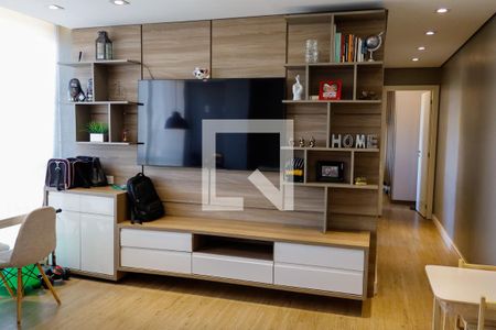 Sala de apartamento à venda com 2 quartos, 58m² em Quitaúna, Osasco