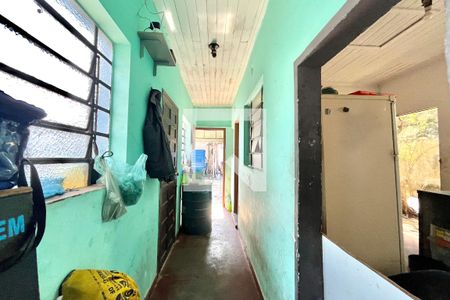 Corredor de casa para alugar com 2 quartos, 280m² em Jardim Itacolomi, São Paulo