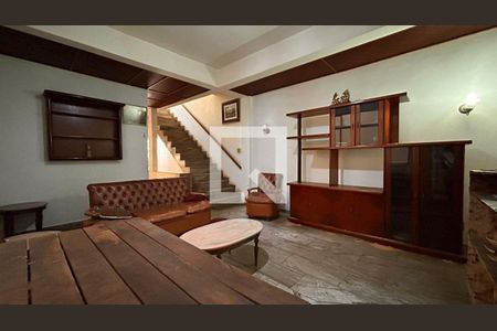 Casa à venda com 5 quartos, 384m² em Catete, Rio de Janeiro