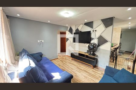 Sala de casa à venda com 2 quartos, 178m² em Condomínio Maracanã, Santo André