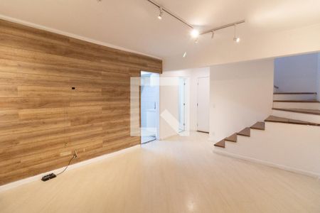Sala de casa de condomínio para alugar com 3 quartos, 142m² em Rio Pequeno, São Paulo
