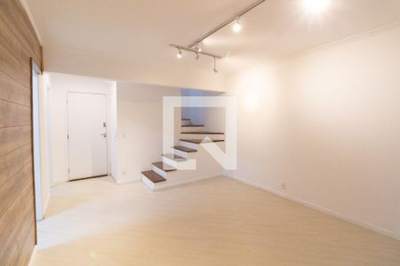 Sala de casa de condomínio para alugar com 3 quartos, 142m² em Rio Pequeno, São Paulo