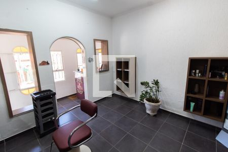 Sala de TV de casa à venda com 5 quartos, 200m² em Vila José Iório, Campinas