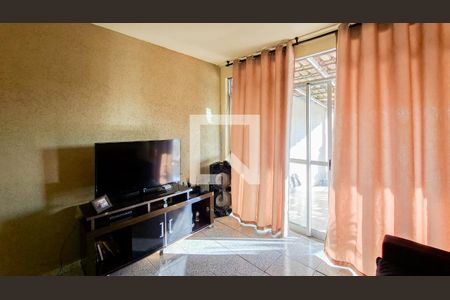 Sala de casa à venda com 3 quartos, 360m² em Bom Jesus, Belo Horizonte