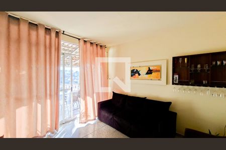 Sala de casa à venda com 3 quartos, 360m² em Bom Jesus, Belo Horizonte