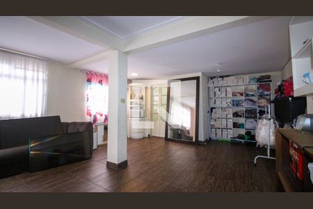 Sala (inferior) de casa à venda com 3 quartos, 150m² em Vila Nova York, São Paulo