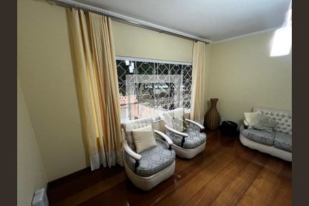 Sala de casa à venda com 3 quartos, 177m² em Jardim Primavera, São Paulo
