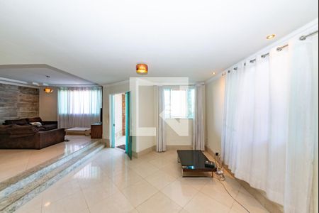 Sala 2 de casa à venda com 4 quartos, 343m² em Cabral, Contagem