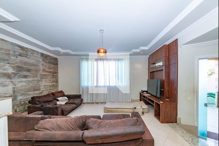 Sala 1 de casa à venda com 4 quartos, 343m² em Cabral, Contagem