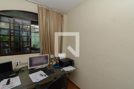 Casa1 - Quarto 1 de casa à venda com 4 quartos, 303m² em Brasil Industrial (barreiro), Belo Horizonte