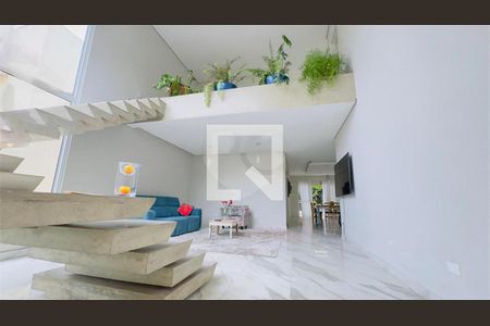 Casa à venda com 4 quartos, 473m² em Interlagos, São Paulo