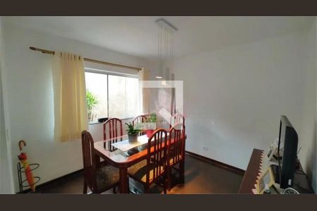 Casa à venda com 4 quartos, 211m² em Jardim Guarapiranga, São Paulo