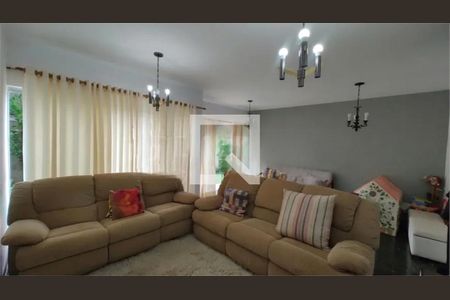 Casa à venda com 4 quartos, 211m² em Jardim Guarapiranga, São Paulo