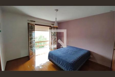 Casa à venda com 4 quartos, 211m² em Jardim Guarapiranga, São Paulo