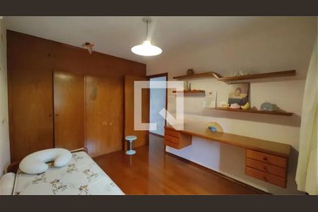 Casa à venda com 4 quartos, 211m² em Jardim Guarapiranga, São Paulo