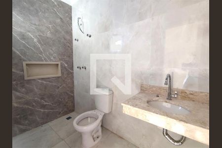 Casa à venda com 3 quartos, 125m² em São Lucas, São Paulo