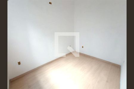 Casa à venda com 3 quartos, 75m² em São Lucas, São Paulo