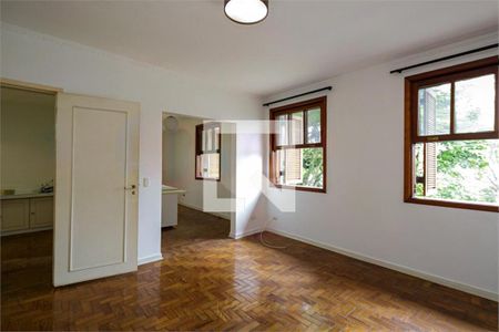 Casa à venda com 3 quartos, 323m² em Jardim Petropolis, São Paulo