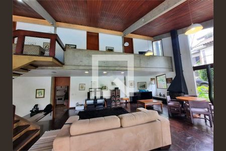 Casa à venda com 4 quartos, 450m² em Interlagos, São Paulo