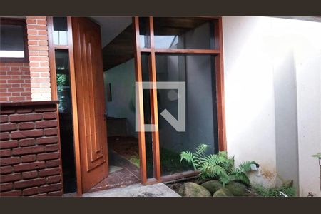 Casa à venda com 4 quartos, 450m² em Interlagos, São Paulo