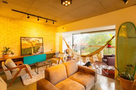 Sala de Estar de apartamento à venda com 1 quarto, 104m² em Santo Amaro, São Paulo