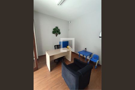 Casa à venda com 3 quartos, 225m² em Vila Feliz, São Paulo