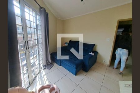 Sala de casa para alugar com 2 quartos, 225m² em Jardim Roberto, Osasco