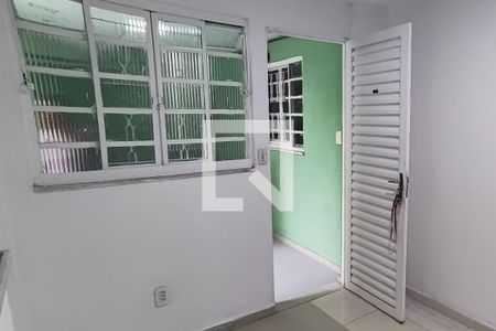 Sala de apartamento para alugar com 1 quarto, 40m² em Tanque, Rio de Janeiro