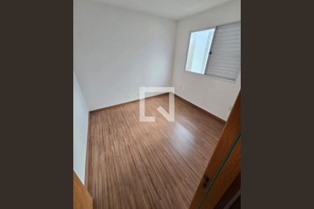 Quarto de apartamento à venda com 2 quartos, 41m² em Jardim Esmeraldina, Campinas