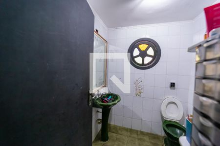 Lavabo de casa para alugar com 4 quartos, 280m² em Parque Paineiras, São Paulo