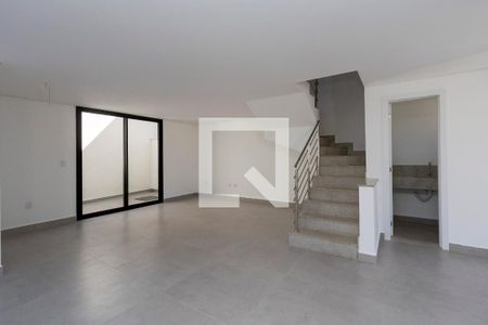 Sala de casa à venda com 3 quartos, 210m² em Planalto, Belo Horizonte