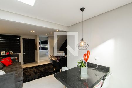 Sala de casa de condomínio à venda com 3 quartos, 100m² em Jardim Danfer, São Paulo