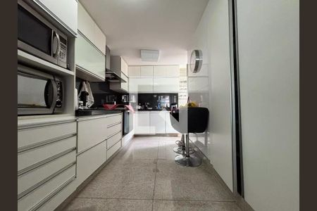 Casa à venda com 6 quartos, 458m² em São José, Belo Horizonte