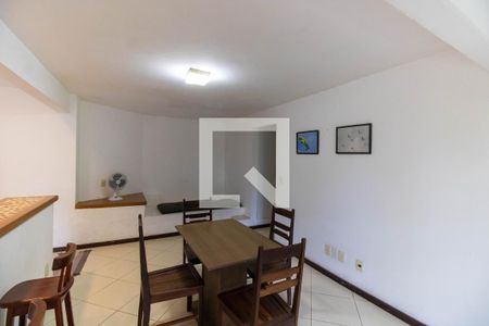 Sala 2 de casa à venda com 5 quartos, 163m² em Vila Progresso, Niterói