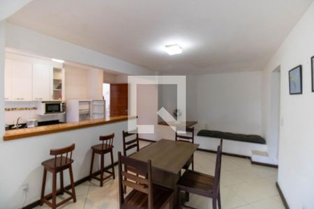 Sala 2 de casa à venda com 5 quartos, 163m² em Vila Progresso, Niterói