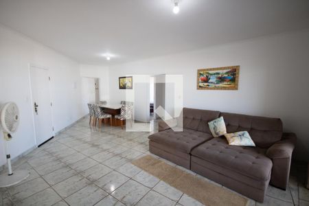 Sala de apartamento para alugar com 3 quartos, 120m² em Nova Mirim, Praia Grande