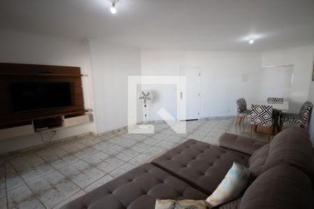 Sala de apartamento para alugar com 3 quartos, 120m² em Nova Mirim, Praia Grande