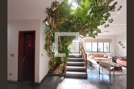 Sala de Estar de casa à venda com 3 quartos, 348m² em Jardim Santa Helena, São Paulo