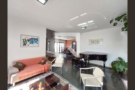 Sala de Estar de casa à venda com 3 quartos, 348m² em Jardim Santa Helena, São Paulo