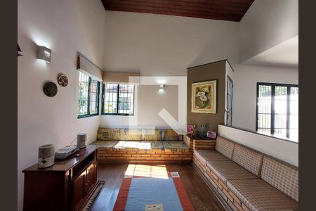 Sala de Estar de casa à venda com 3 quartos, 348m² em Jardim Santa Helena, São Paulo