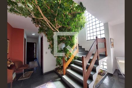 Sala de Estar de casa à venda com 3 quartos, 348m² em Jardim Santa Helena, São Paulo