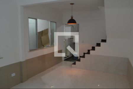 Sala de casa à venda com 2 quartos, 200m² em Gardênia Azul, Rio de Janeiro