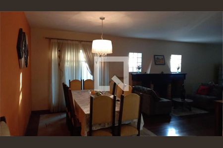 Casa à venda com 4 quartos, 290m² em Interlagos, São Paulo