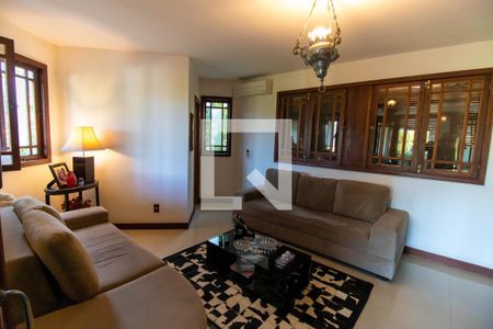 Sala de casa de condomínio à venda com 3 quartos, 296m² em Serra Grande, Niterói