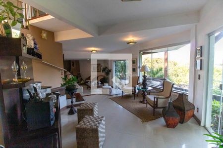 Sala de casa de condomínio à venda com 3 quartos, 296m² em Serra Grande, Niterói