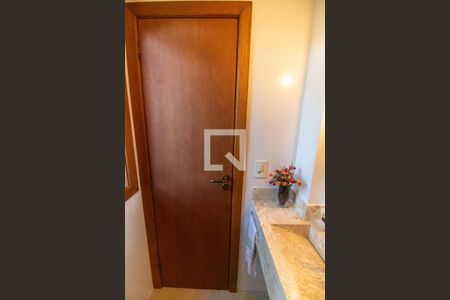 Lavabo de casa de condomínio à venda com 3 quartos, 296m² em Serra Grande, Niterói